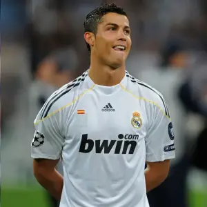 REAL MADRID 2009/10 (RETRO HOME) LA LIGA