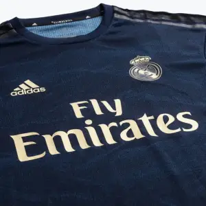 REAL MADRID 2019/20 (RETRO AWAY) LA LIGA