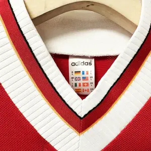 LIVERPOOL FC 1995/96 (RETRO) HOME