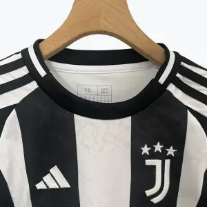 JUVENTUS 2024/25 (KIDS) HOME